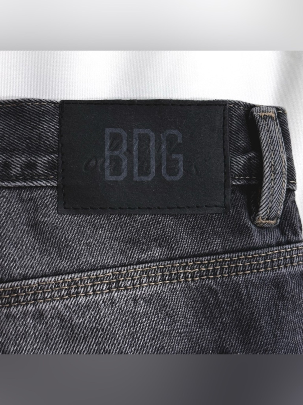 Urban Outfitters BDG Black Faded Super High Rise Denim Carpenter Shorts Size 32 - Picture 6 of 11